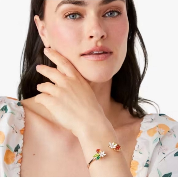 ✨️🍊 Kate Spade Sweet Citrus Hinge Cuff bracelet ➕️ Earring Bundle ✨️🍊 - Picture 3 of 10